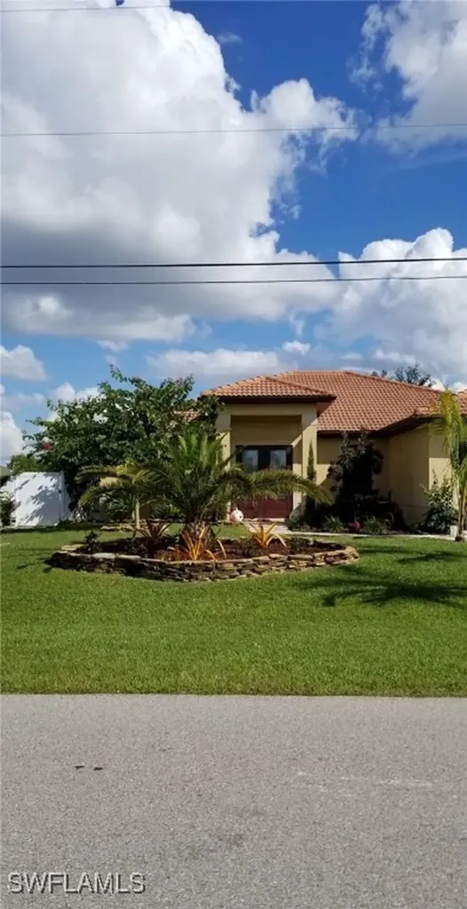 511 SW 7th Place Cape Coral FL 33991