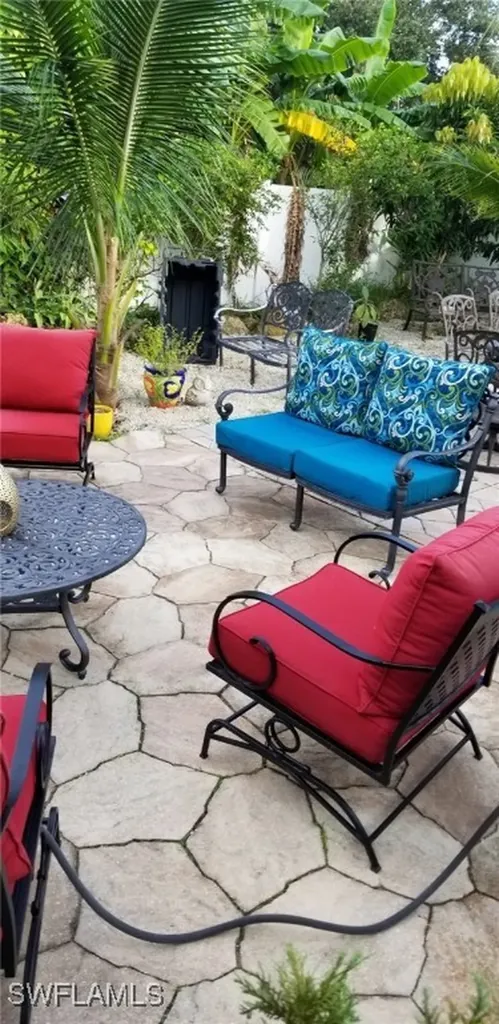 511 SW 7th Place Cape Coral FL 33991
