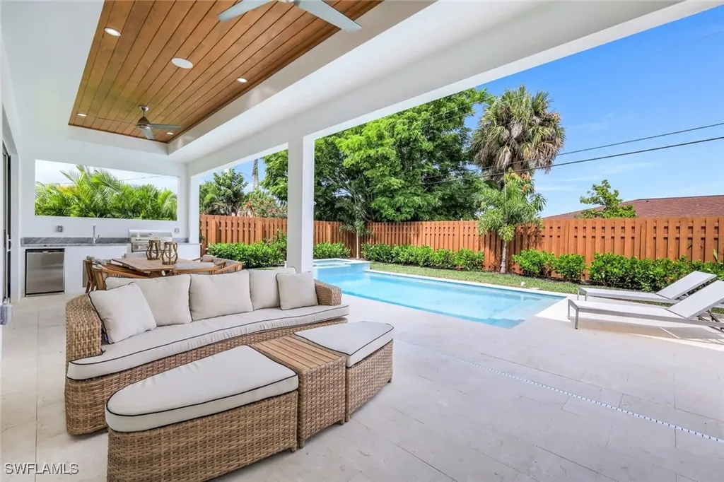 775 92nd Avenue N Naples FL 34108