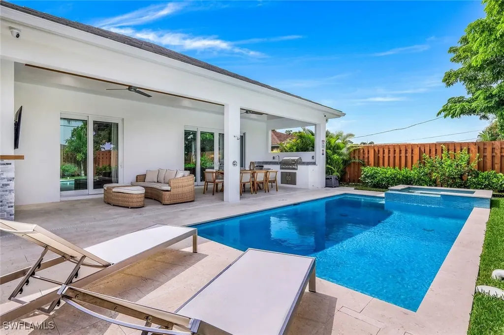 775 92nd Avenue N Naples FL 34108