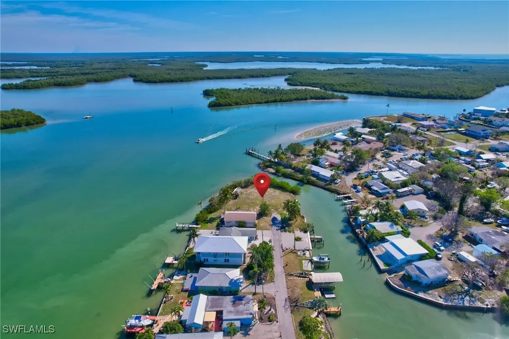 103 Bayshore Way Goodland FL 34140