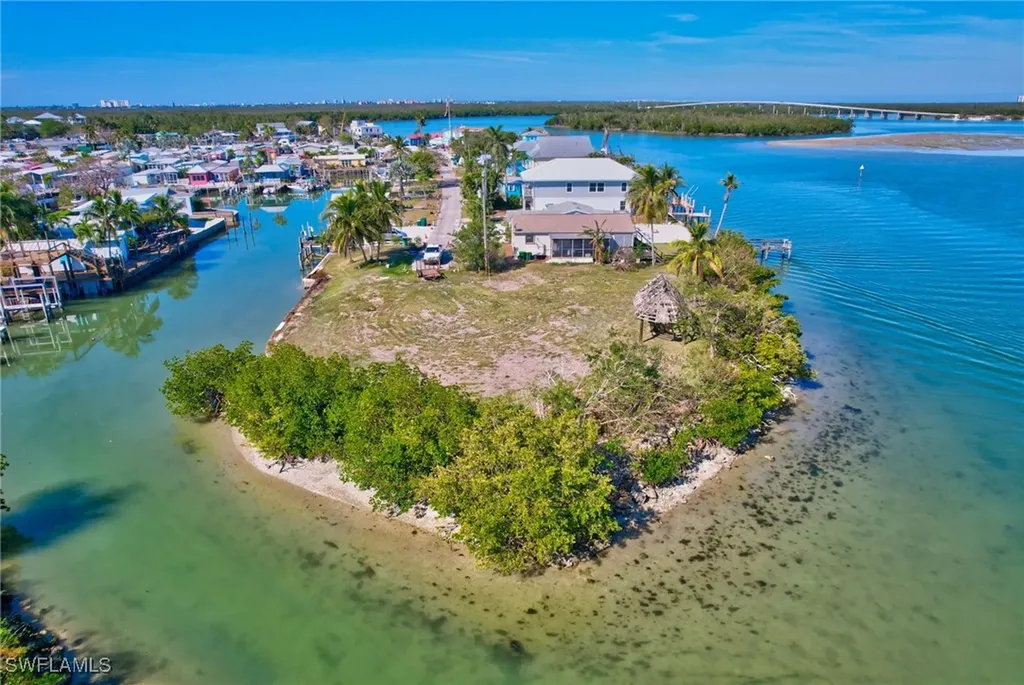 103 Bayshore Way Goodland FL 34140