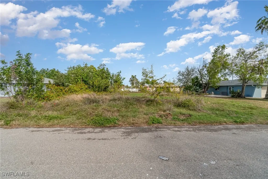 317 SE 32nd Terrace Cape Coral FL 33904