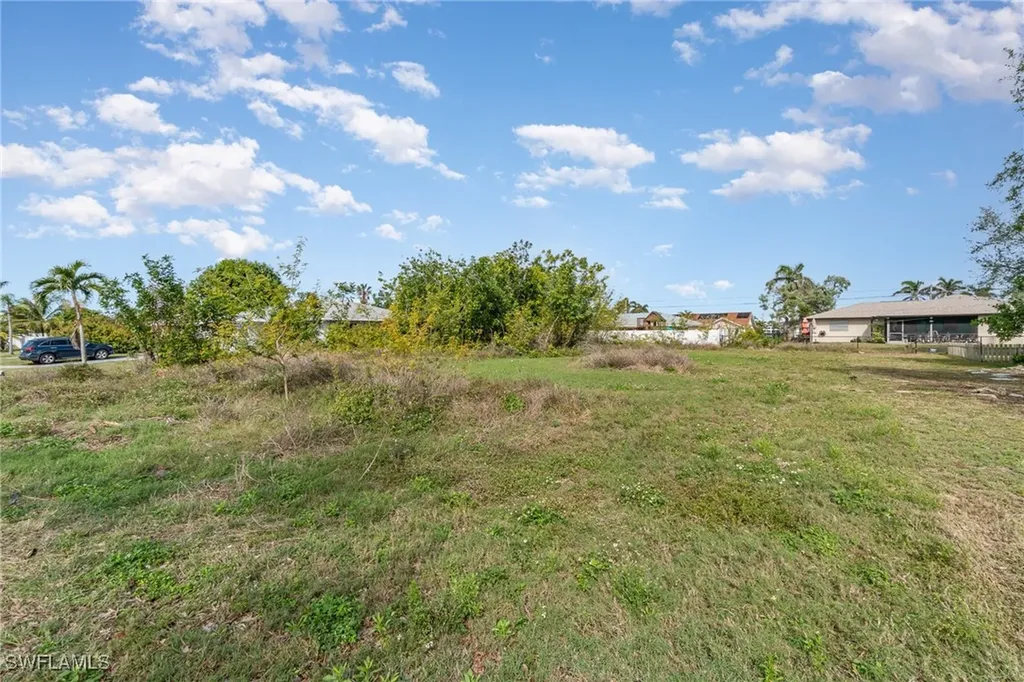 317 SE 32nd Terrace Cape Coral FL 33904