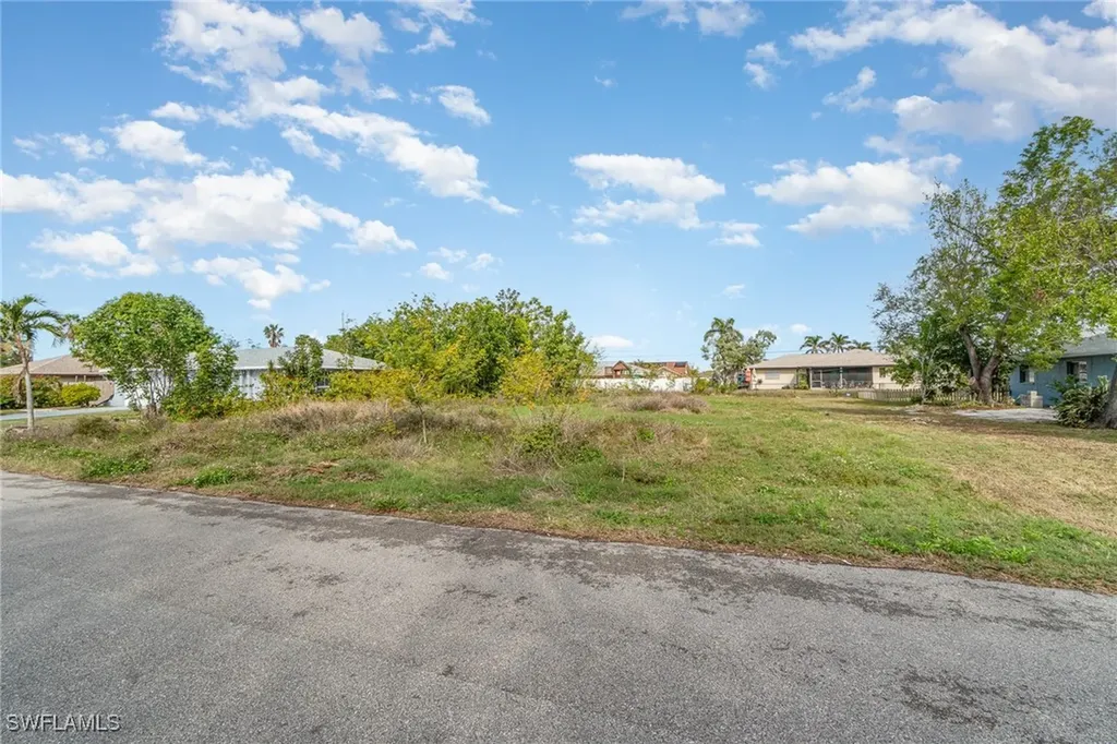 317 SE 32nd Terrace Cape Coral FL 33904