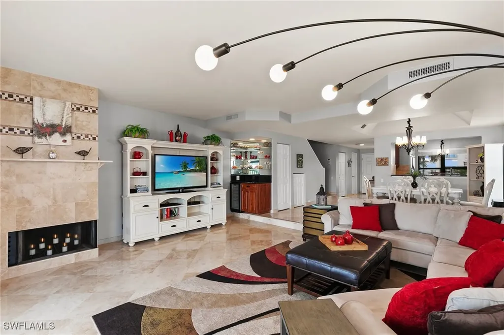 502 La Peninsula Boulevard Naples FL 34113