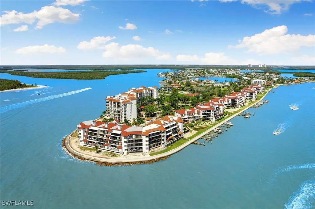 502 La Peninsula Boulevard Naples FL 34113