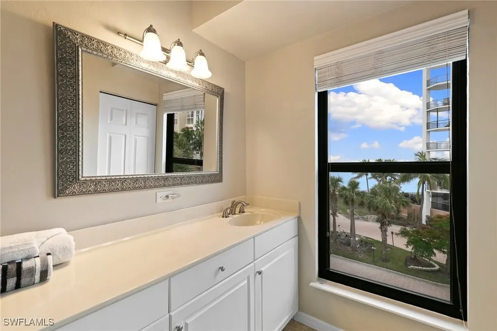502 La Peninsula Boulevard Naples FL 34113
