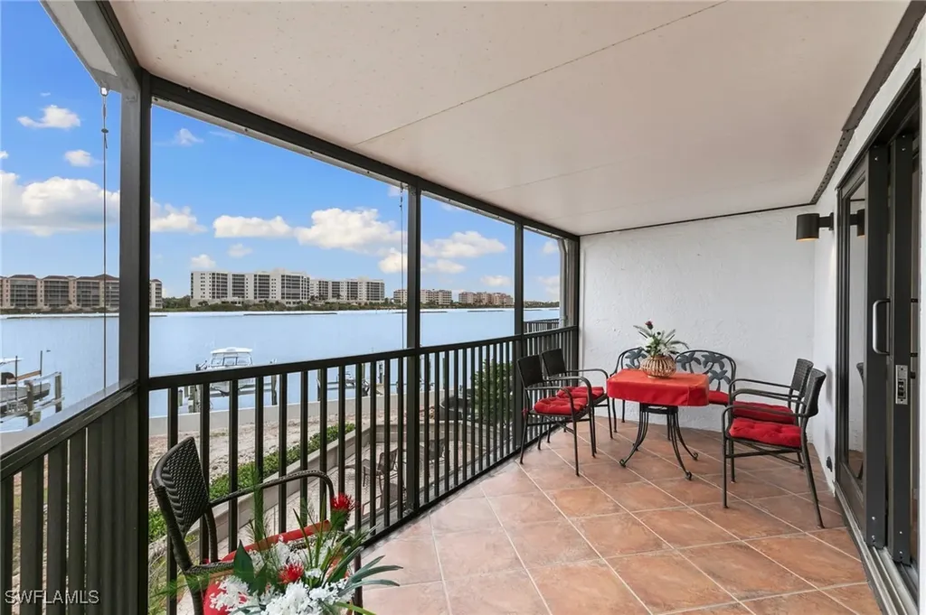 502 La Peninsula Boulevard Naples FL 34113