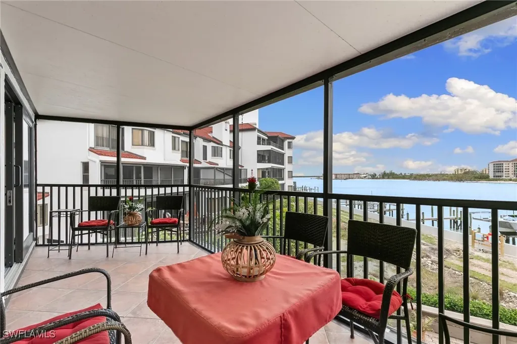 502 La Peninsula Boulevard Naples FL 34113