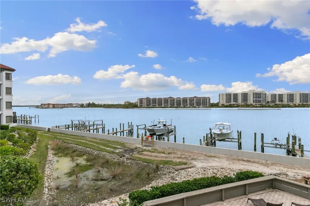 502 La Peninsula Boulevard Naples FL 34113