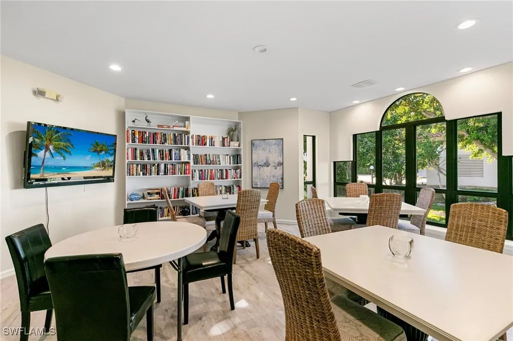 502 La Peninsula Boulevard Naples FL 34113