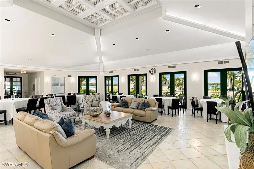 502 La Peninsula Boulevard Naples FL 34113