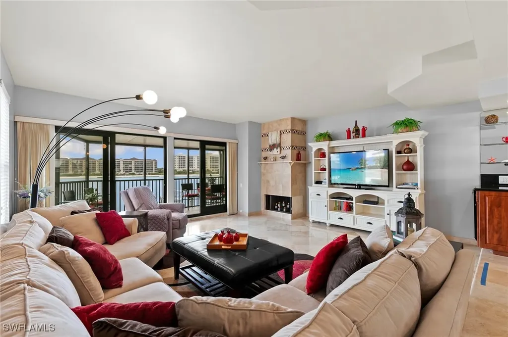 502 La Peninsula Boulevard Naples FL 34113