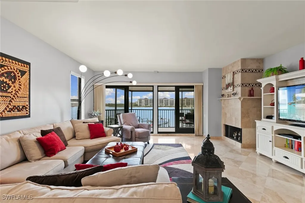502 La Peninsula Boulevard Naples FL 34113