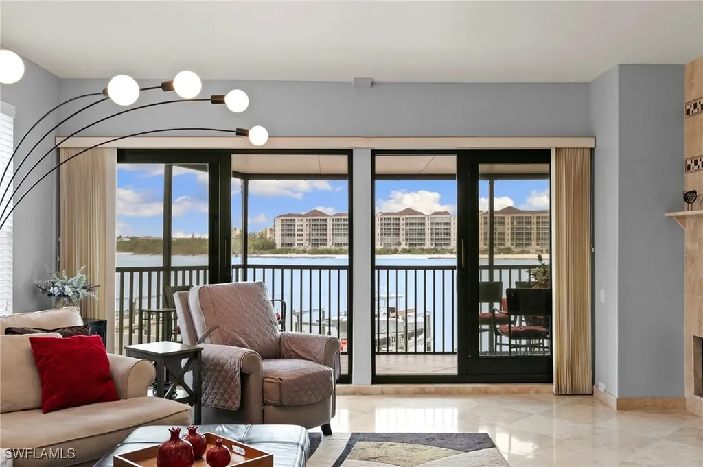 502 La Peninsula Boulevard Naples FL 34113