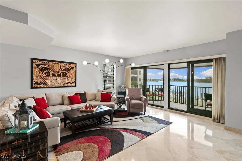 502 La Peninsula Boulevard Naples FL 34113