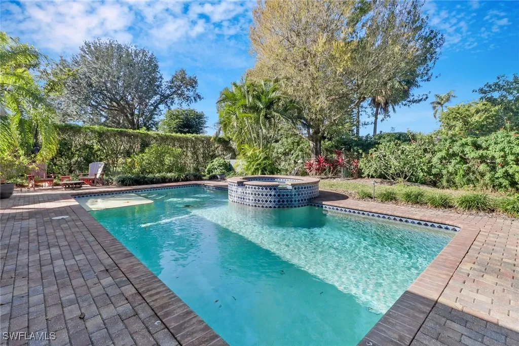 1999 Alamanda Drive Naples FL 34102