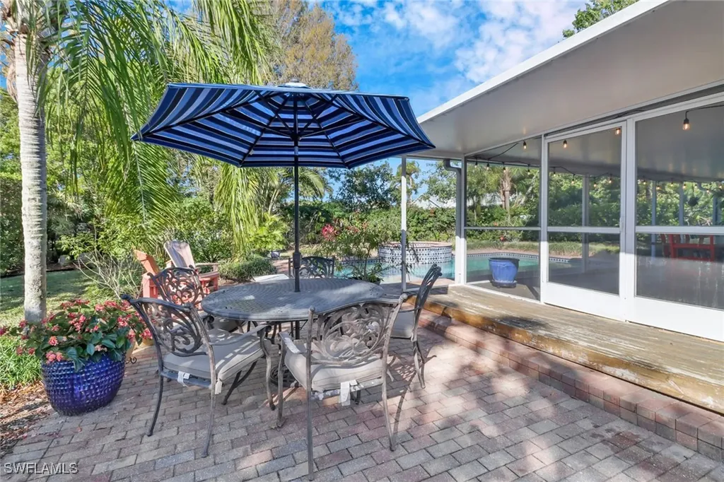 1999 Alamanda Drive Naples FL 34102
