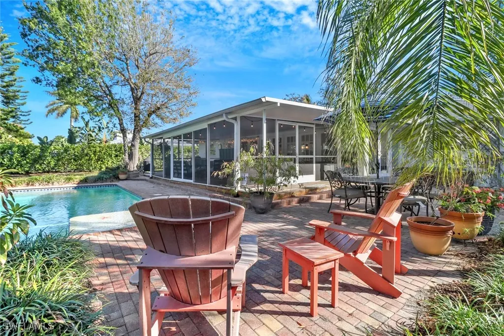 1999 Alamanda Drive Naples FL 34102