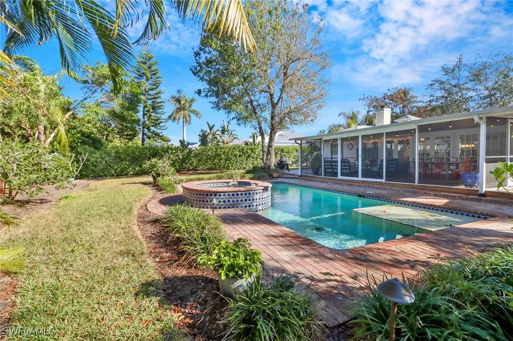 1999 Alamanda Drive Naples FL 34102