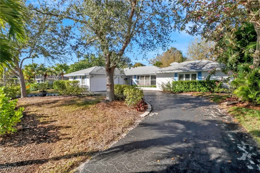 1999 Alamanda Drive Naples FL 34102