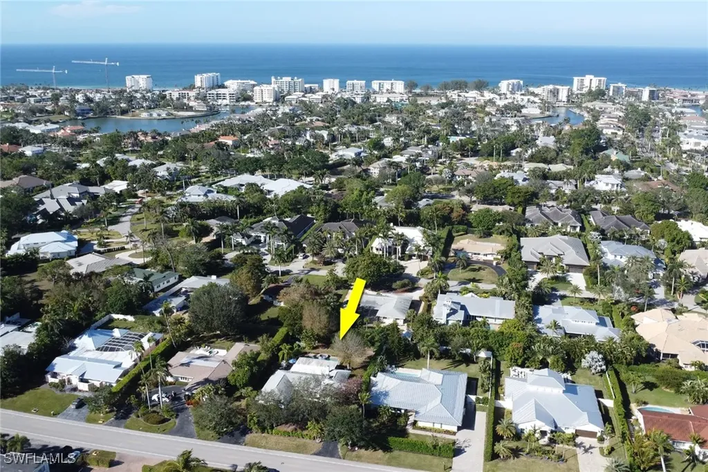 1999 Alamanda Drive Naples FL 34102