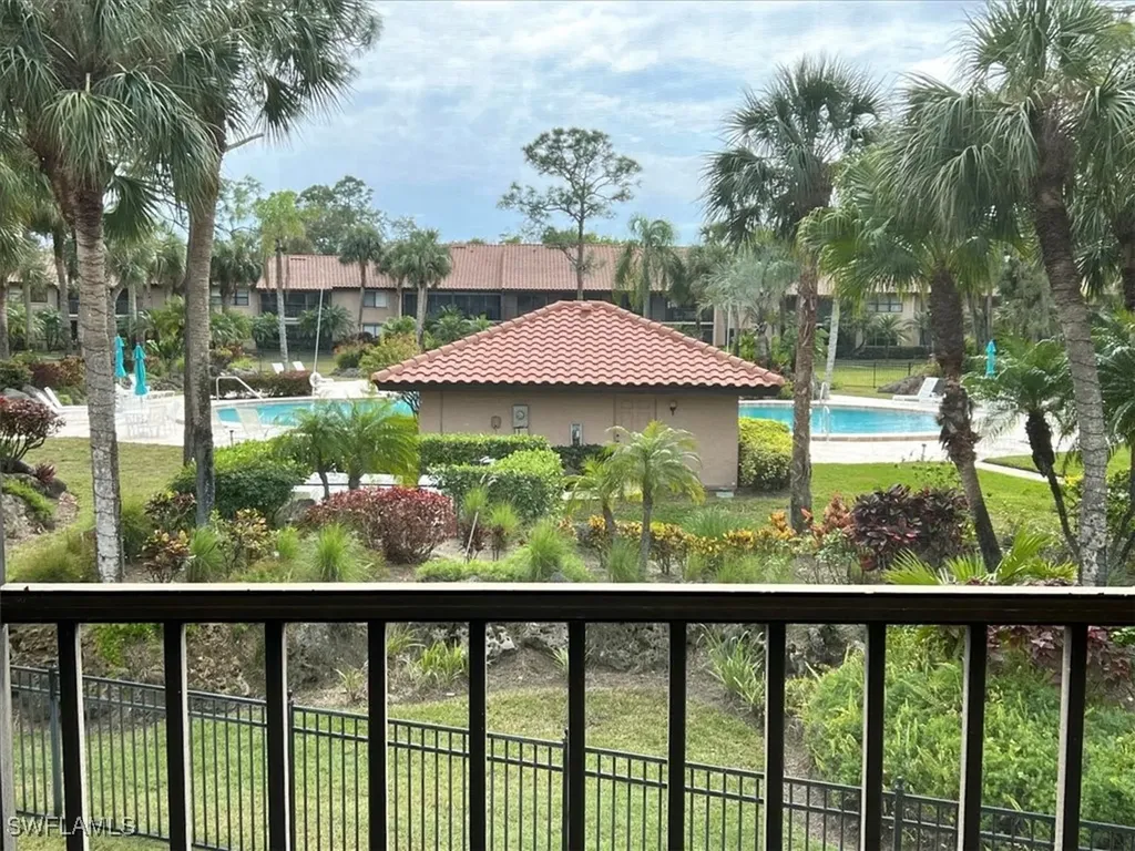 3219 Horse Carriage Way Naples FL 34105