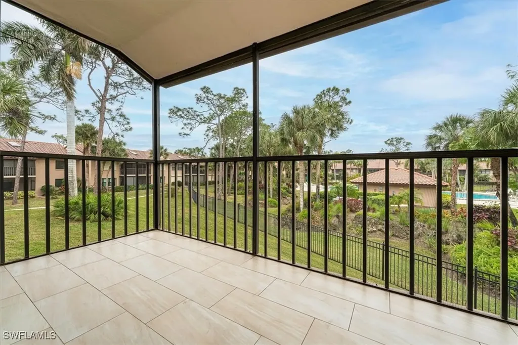 3219 Horse Carriage Way Naples FL 34105