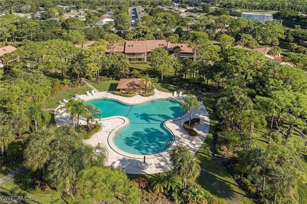 3219 Horse Carriage Way Naples FL 34105