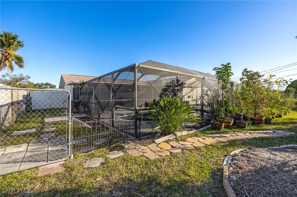 1404 SE 22nd Terrace Cape Coral FL 33990