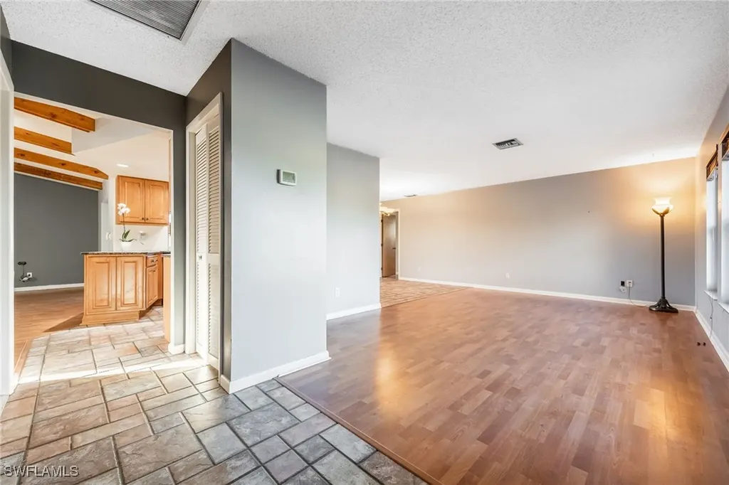 1404 SE 22nd Terrace Cape Coral FL 33990