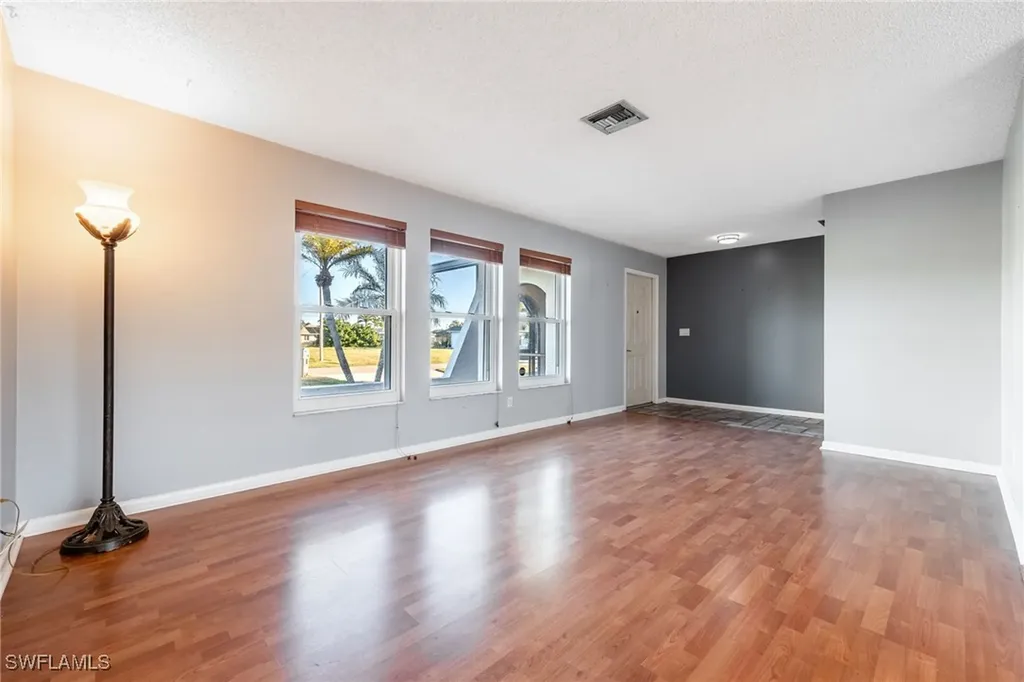 1404 SE 22nd Terrace Cape Coral FL 33990