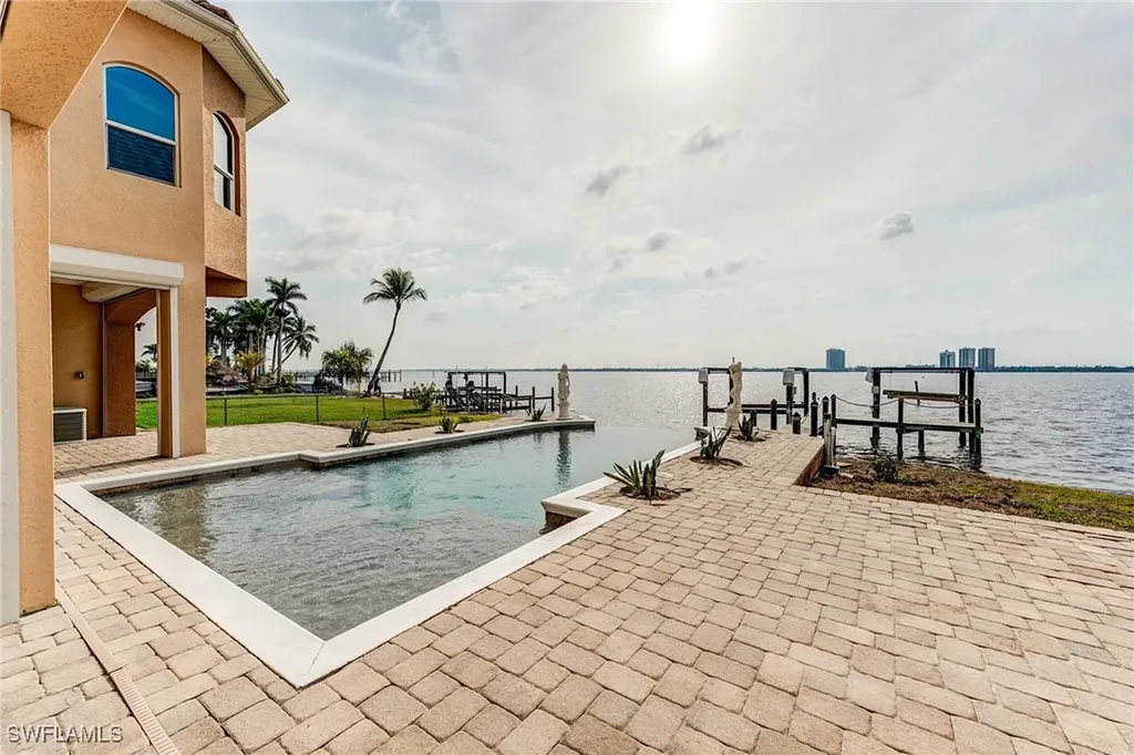123 E North Shore Avenue North Fort Myers FL 33917