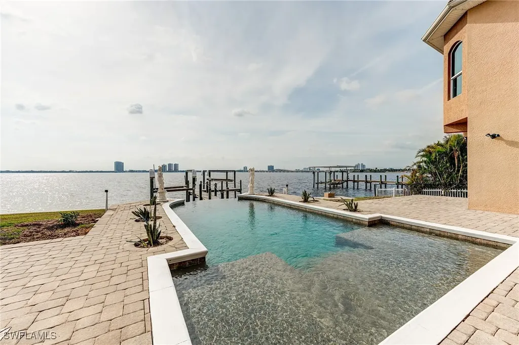 123 E North Shore Avenue North Fort Myers FL 33917