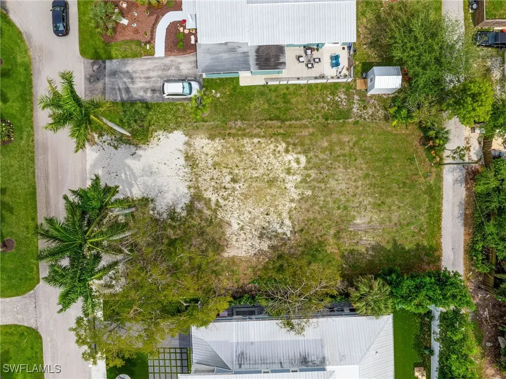 1084 Broad Avenue N Naples FL 34102