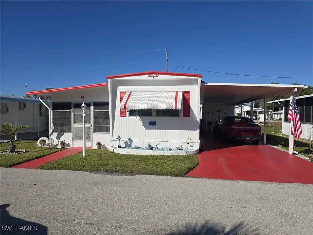 19 Moorhead Manor Naples FL 34112