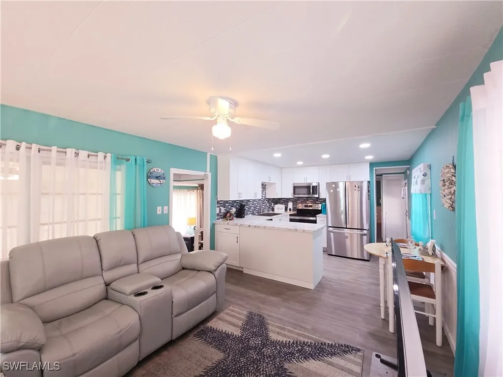 19 Moorhead Manor Naples FL 34112