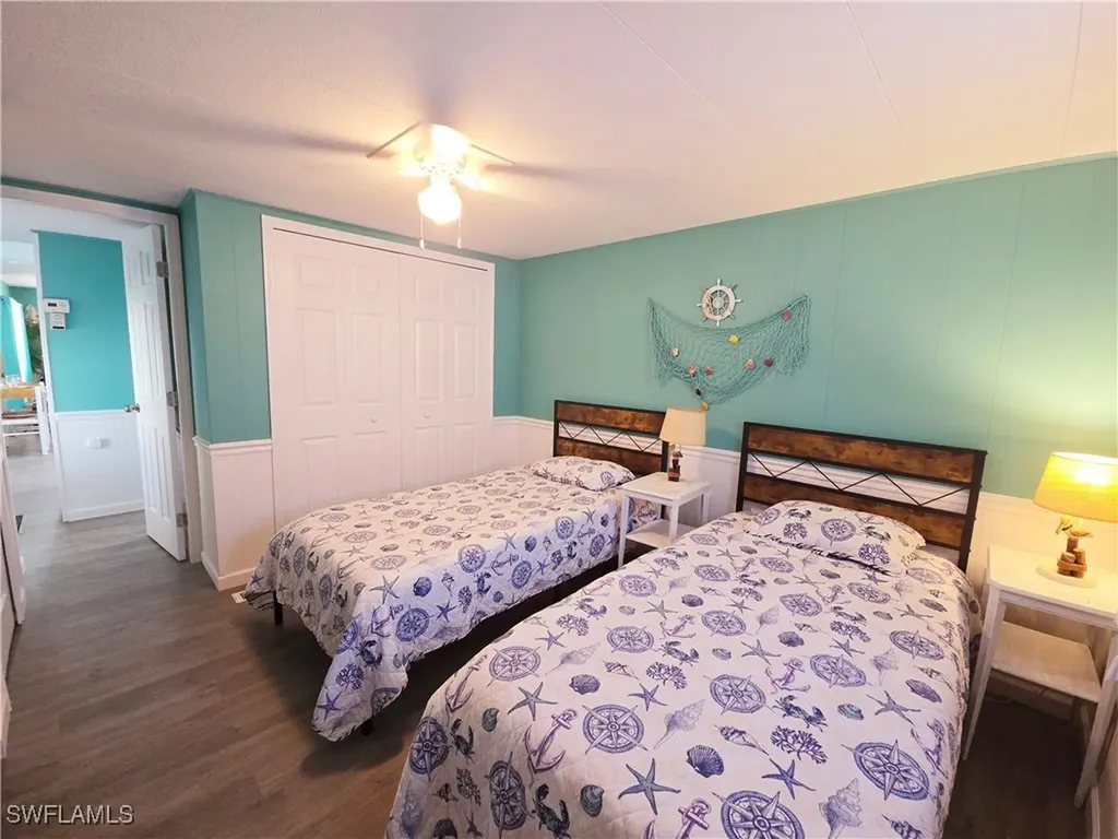 19 Moorhead Manor Naples FL 34112