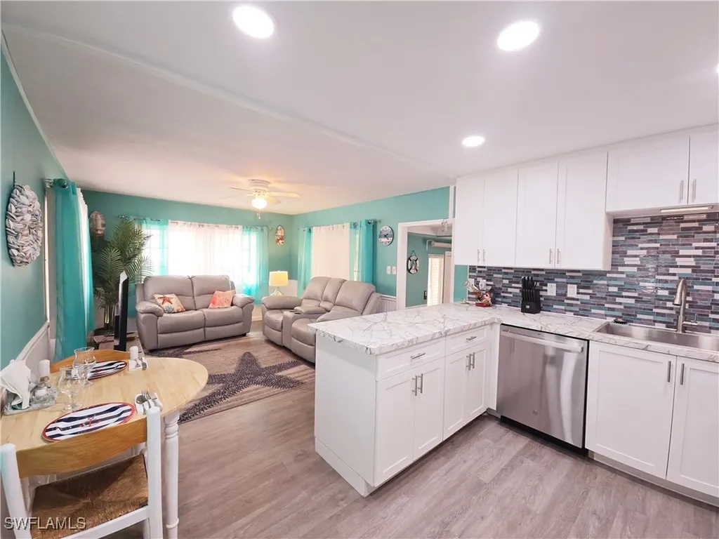 19 Moorhead Manor Naples FL 34112