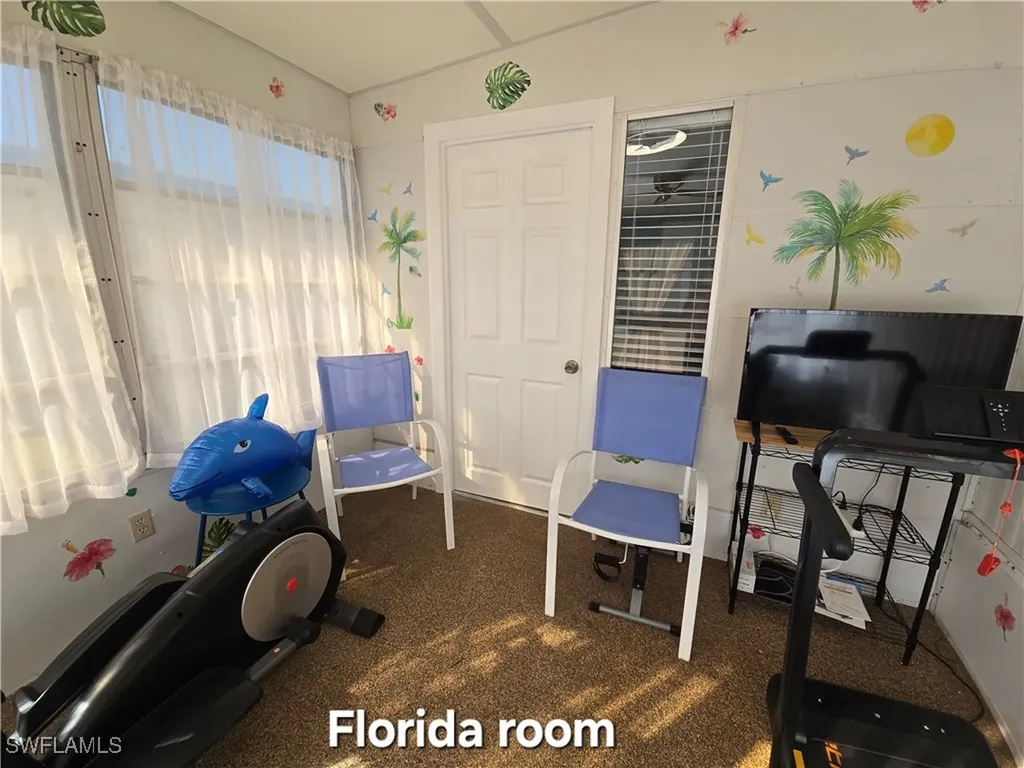 19 Moorhead Manor Naples FL 34112
