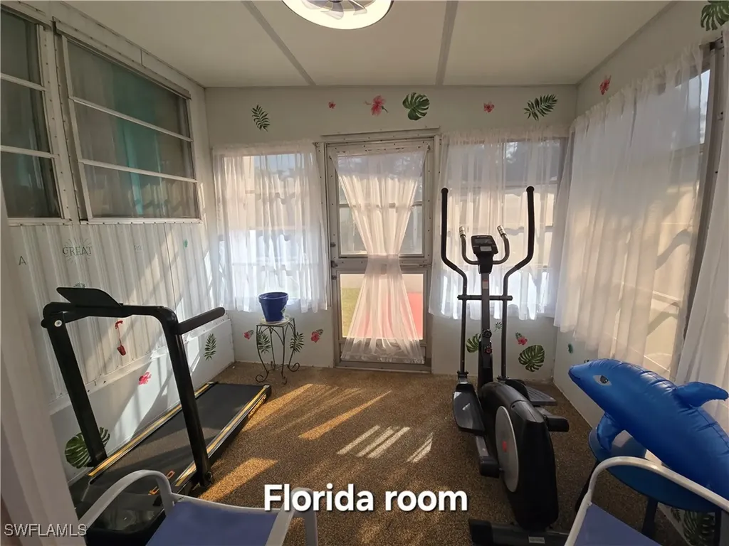 19 Moorhead Manor Naples FL 34112