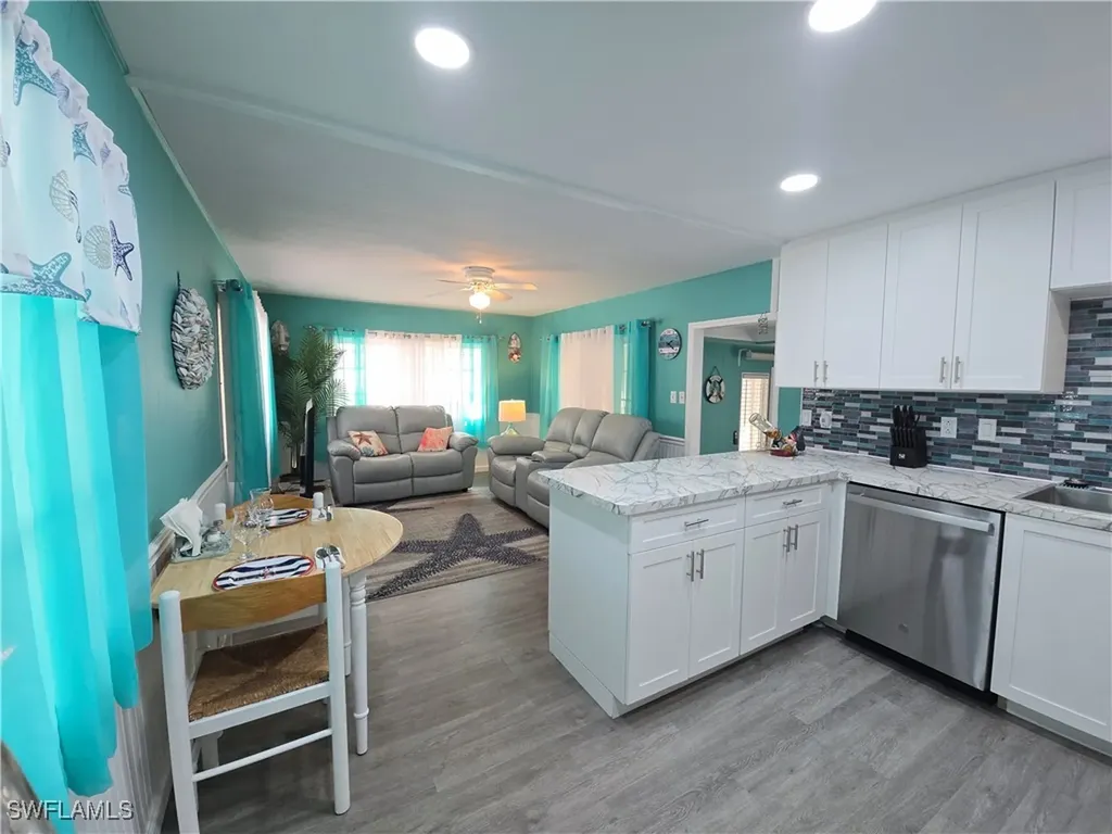 19 Moorhead Manor Naples FL 34112