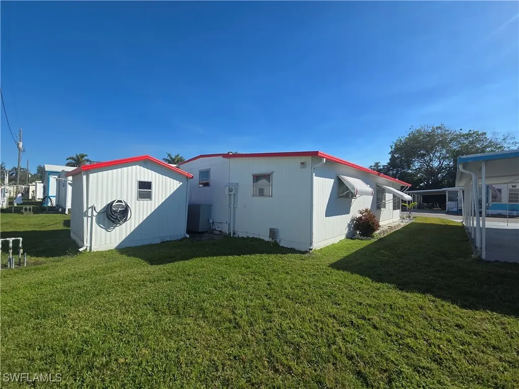 19 Moorhead Manor Naples FL 34112