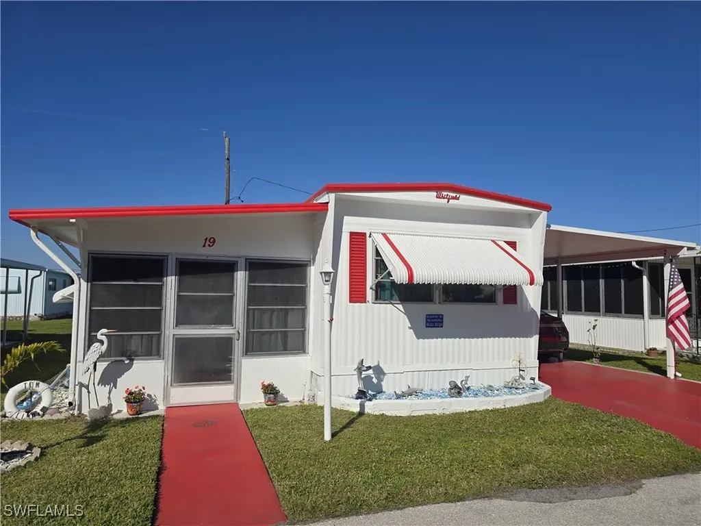 19 Moorhead Manor Naples FL 34112