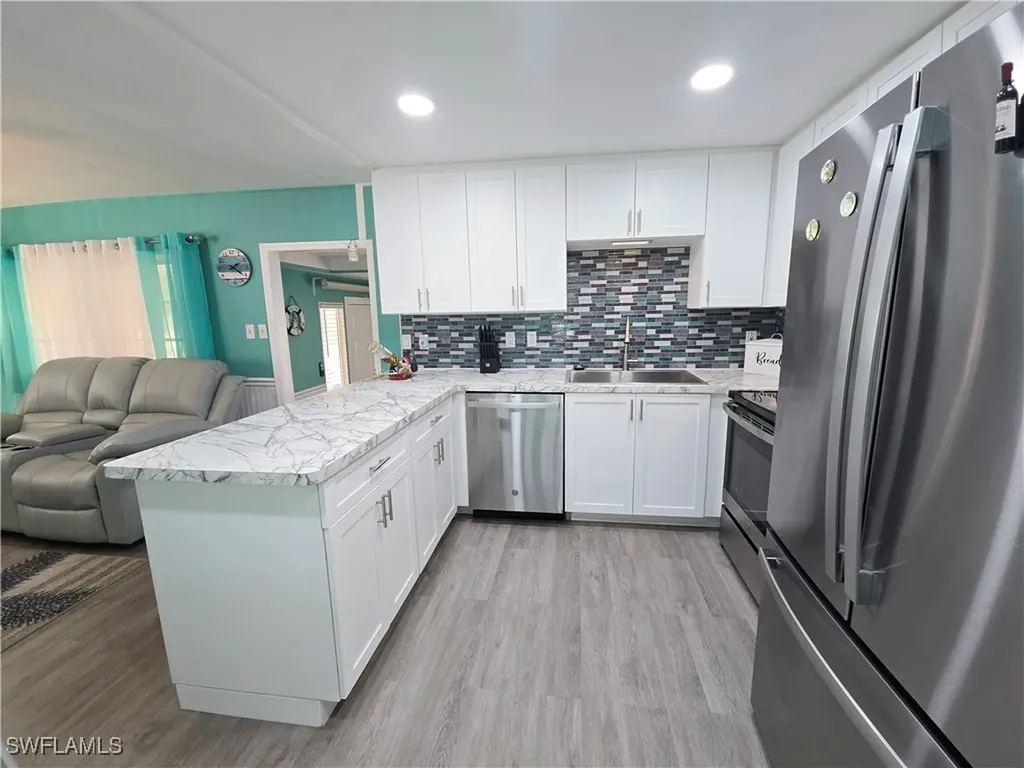 19 Moorhead Manor Naples FL 34112