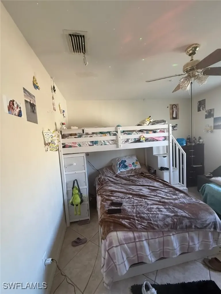 3915 SW 1st Place Cape Coral FL 33914