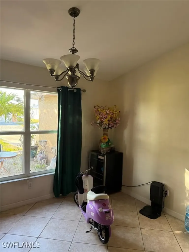 3915 SW 1st Place Cape Coral FL 33914