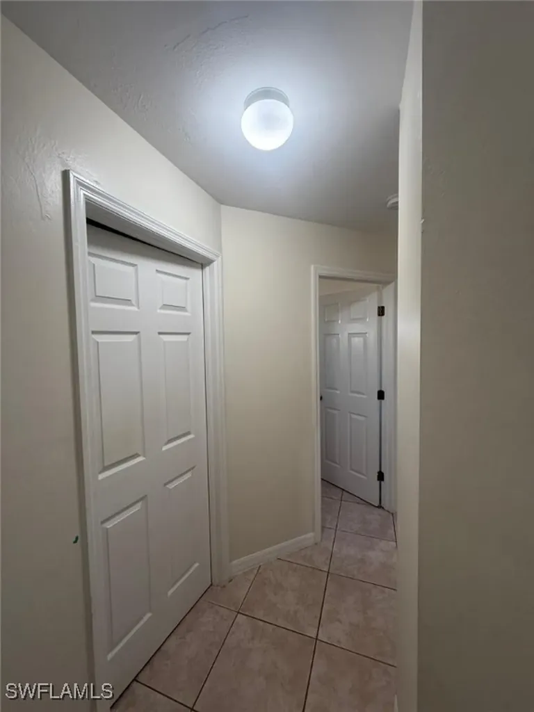 3915 SW 1st Place Cape Coral FL 33914
