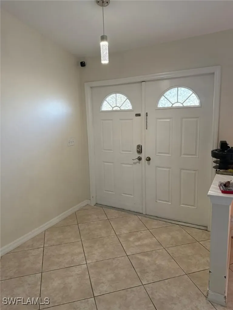 3915 SW 1st Place Cape Coral FL 33914